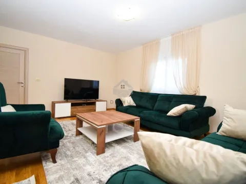 Izdavanje, dvosoban stan, 75m², Zlatica, Podgorica - image 2