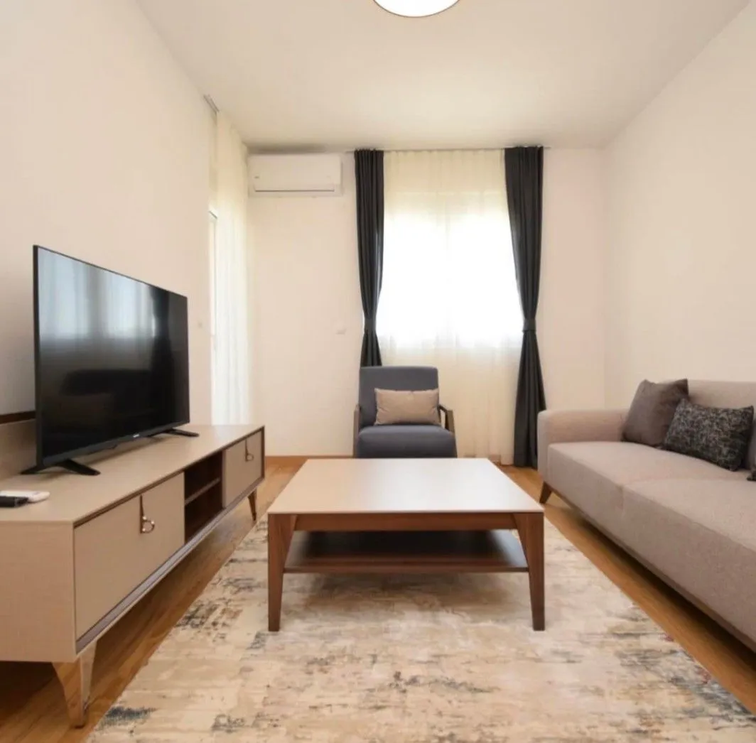 Izdavanje, jednosoban stan, 45m², New City, Podgorica