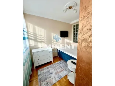 Rent, two bedroom apartment, 50m², Južni Bulevar, Vračar Sve Podlokacije - image 7