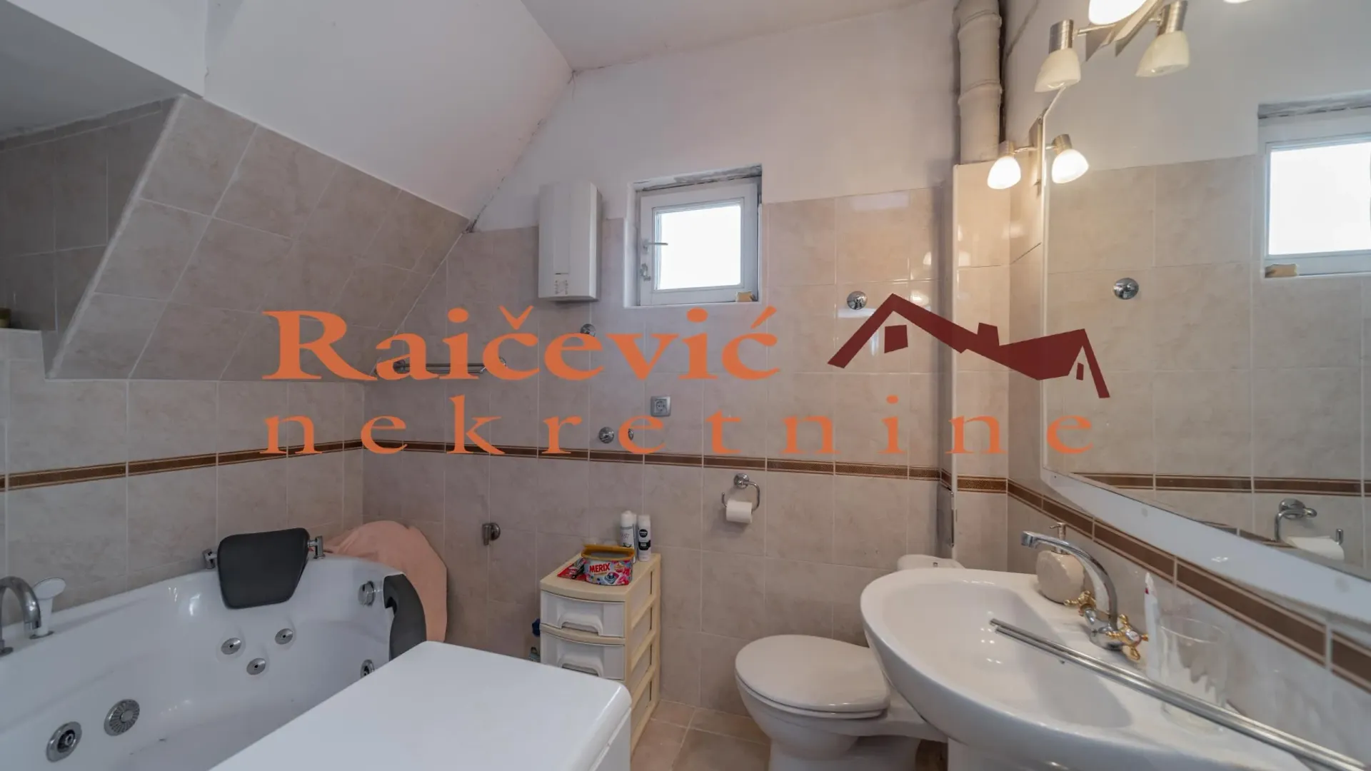 Prodaja, stan, 214m², Zemun Centar, Zemun Sve Podlokacije