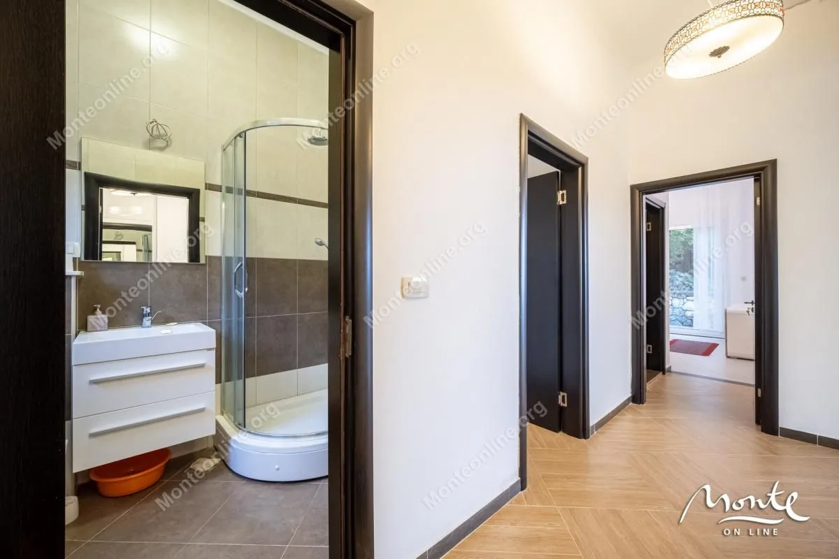 Sale, house, 103m², Risan, Kotor