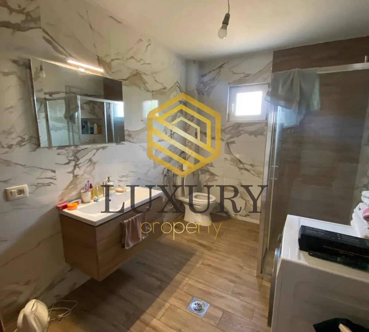 Sale, house, 280m², Zeta, Podgorica