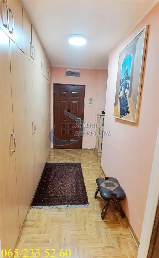 Izdavanje, četvorosoban stan, 90m², Novi Beograd Blok 61, Novi Beograd Sve Podlokacije