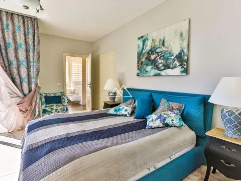 Prodaja, kuća, 240m², Centar, Tivat - image 14