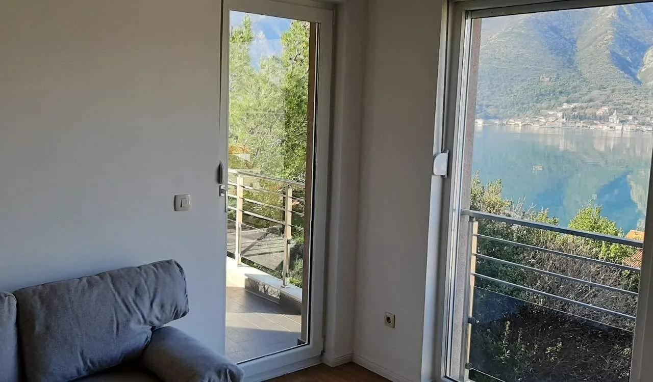 Prodaja, četvorosoban stan, 171m², Dobrota, Kotor