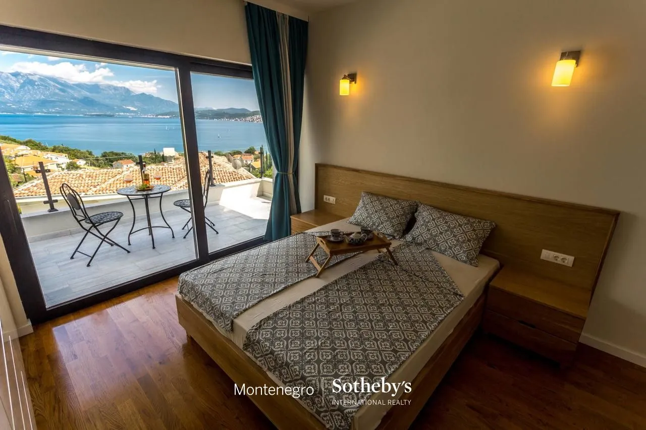 Prodaja, kuća, 350m², Đenovići, Herceg Novi