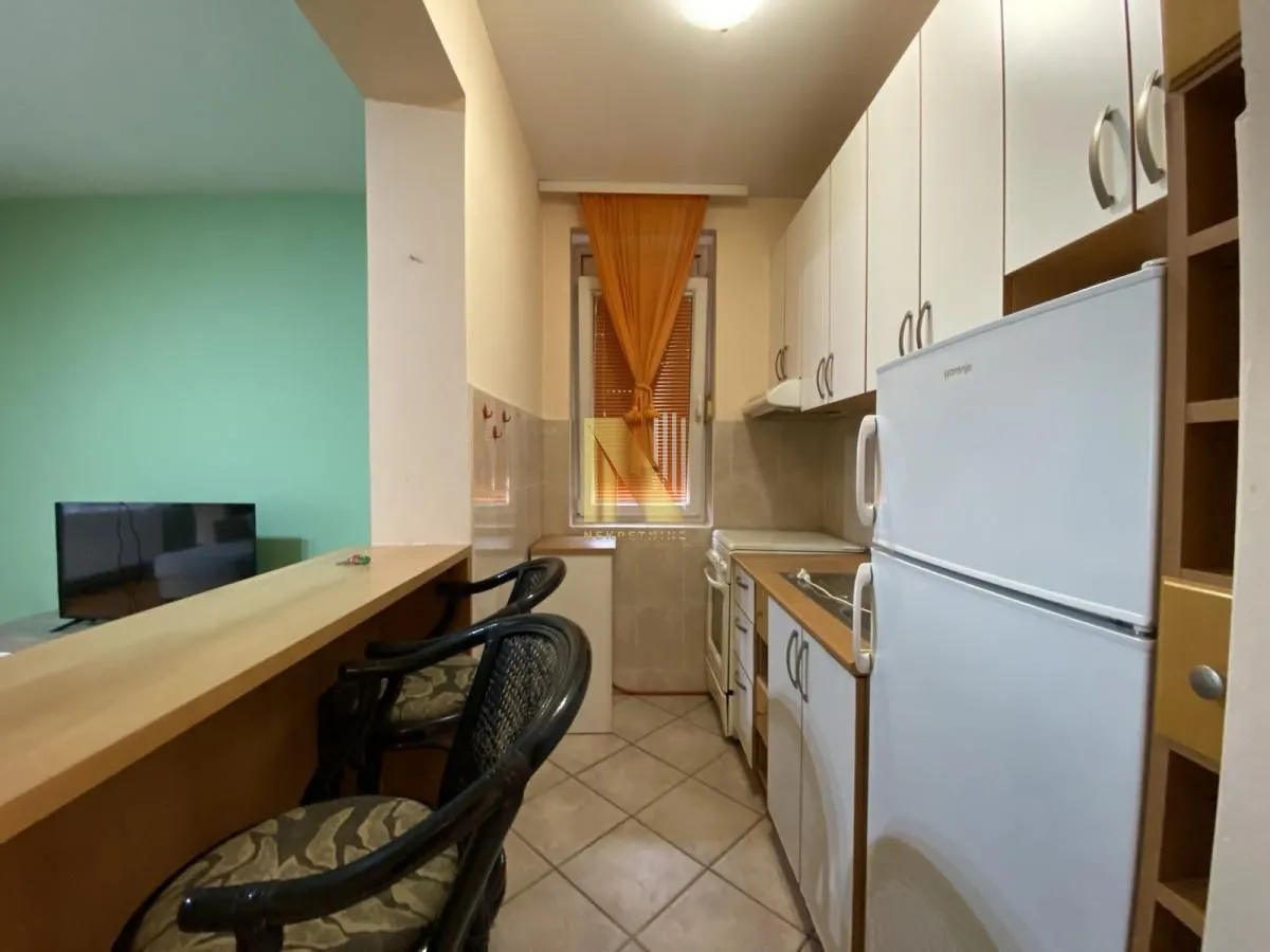 Izdavanje, dvosoban stan, 45m², Grbavica, Novi Sad Sve Podlokacije