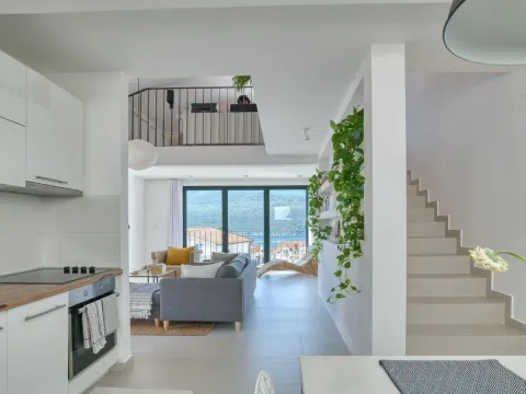 Izdavanje, dvosoban stan, 110m², Đenovići, Herceg Novi - image 4