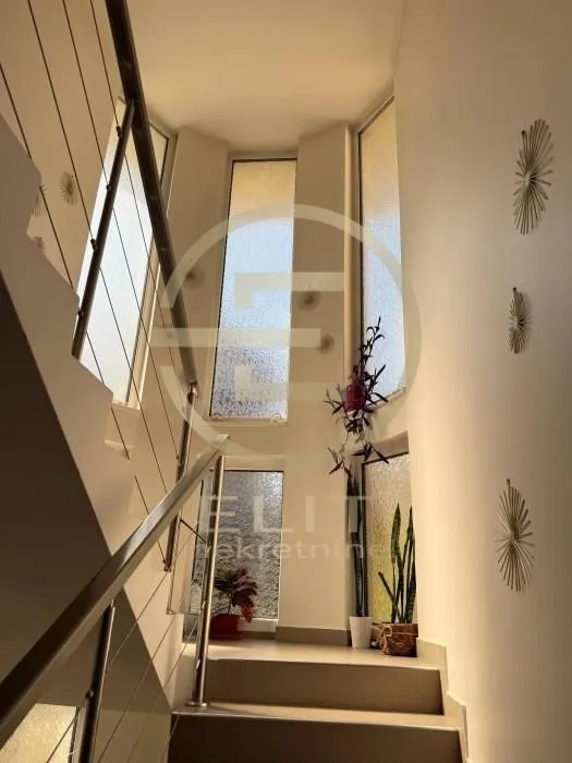 Sale, house, 273m², Petrovaradin, Novi Sad