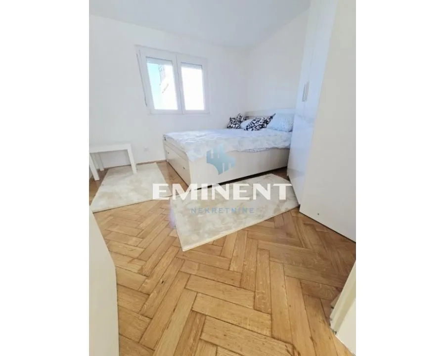 Rent, three bedroom apartment, 90m², Stari Grad, Beograd