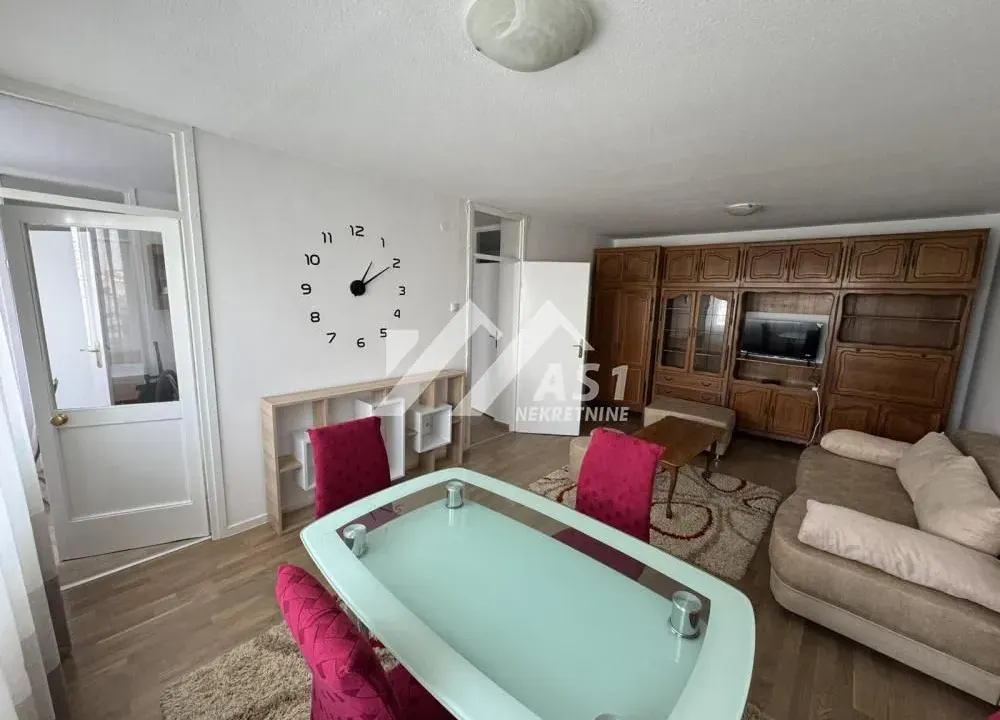 Izdavanje, dvosoban stan, 53m², Bulevar Oslobodjenja, Novi Sad Sve Podlokacije