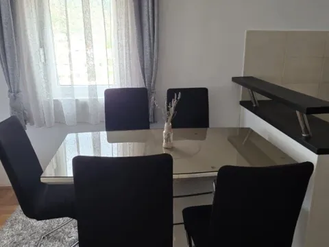 Rent, two bedroom apartment, 80m², Seljanovo, Tivat - image 2