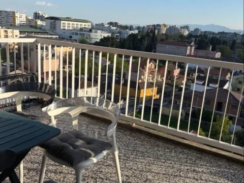 Prodaja, jednosoban stan, 48m², Pejton, Podgorica - image 9