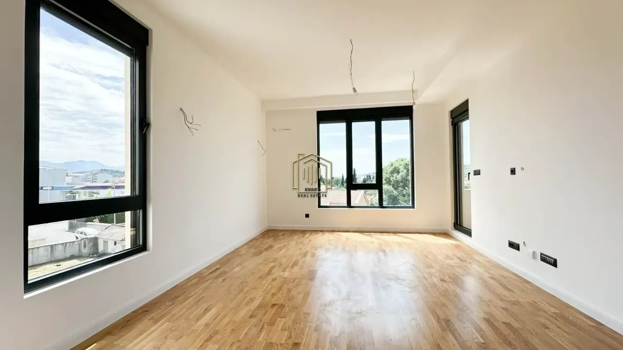 Izdavanje, poslovni prostor, 83m², City Kvart, Podgorica