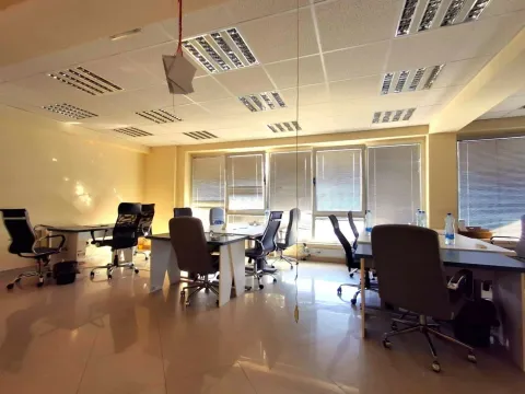 Poslovni prostor in Preko Morače