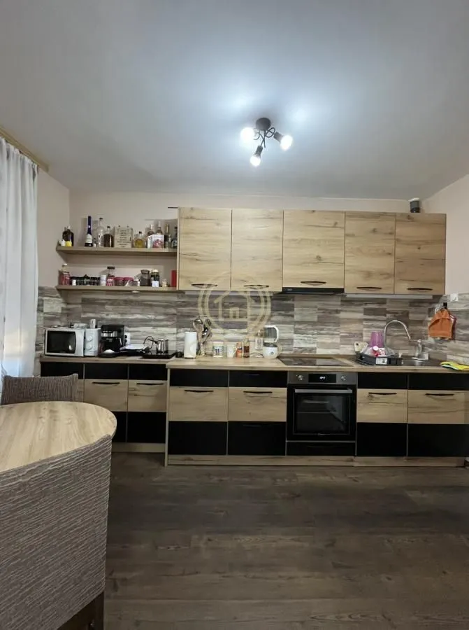 Prodaja, trosoban stan, 106m², Aerodrom, Kragujevac