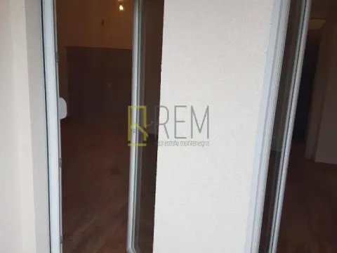 Izdavanje, jednosoban stan, 43m², City Kej, Podgorica - image 2