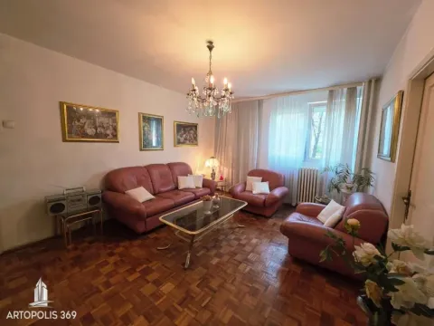 Prodaja, četvorosoban stan, 79m², Novi Beograd Blok 1 Fontana, Novi Beograd Sve Podlokacije - image 4