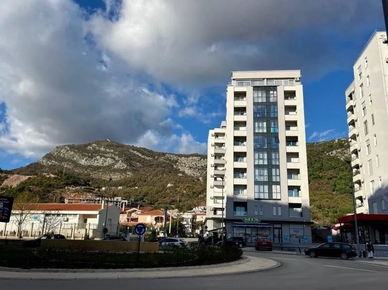 Rent, office space, 403m², Dubovica, Budva