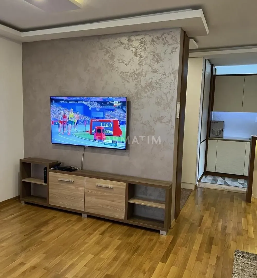 Izdavanje, trosoban stan, 78m², Banjica, Voždovac Sve Podlokacije