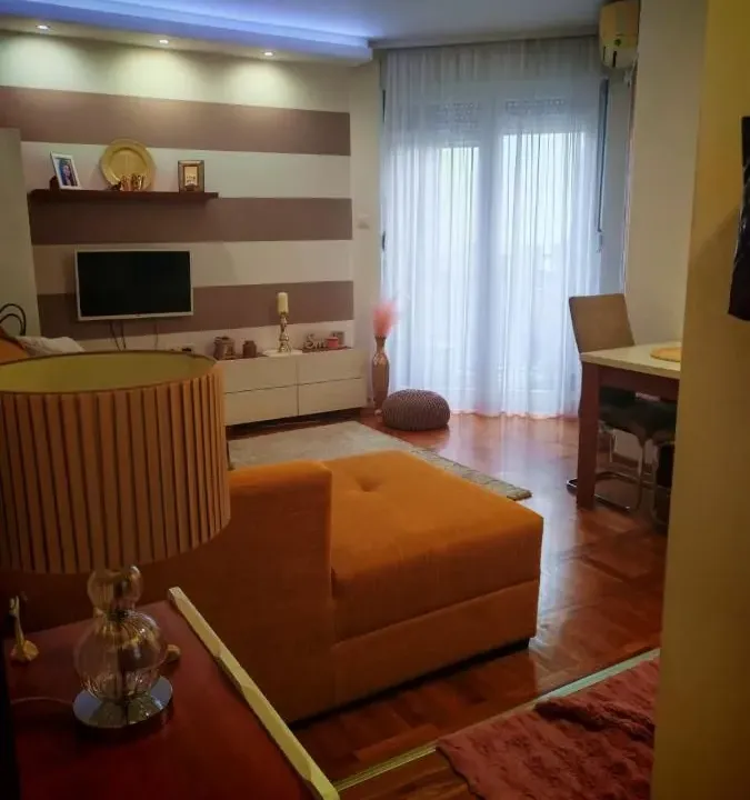 Prodaja, garsonjera, 26m², Adamovićevo Naselje, Novi Sad Sve Podlokacije