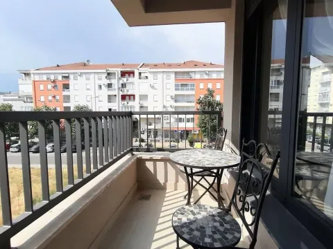 Sale, one bedroom apartment, 45m², Blok 6, Podgorica - image 9
