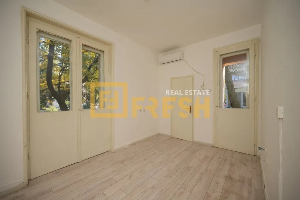 Izdavanje, poslovni prostor, 85m², Centar, Podgorica