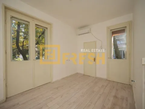 Izdavanje, poslovni prostor, 85m², Centar, Podgorica - image 5