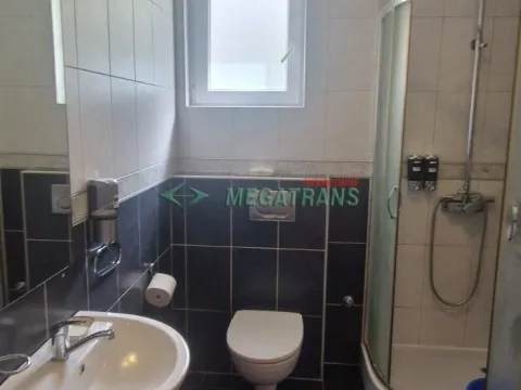 Izdavanje, kuća, 220m², Petrovaradin, Novi Sad - image 8