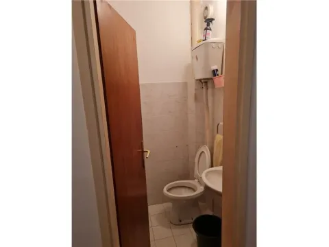 Prodaja, kuća, 410m², Pantelej, Niš - image 34