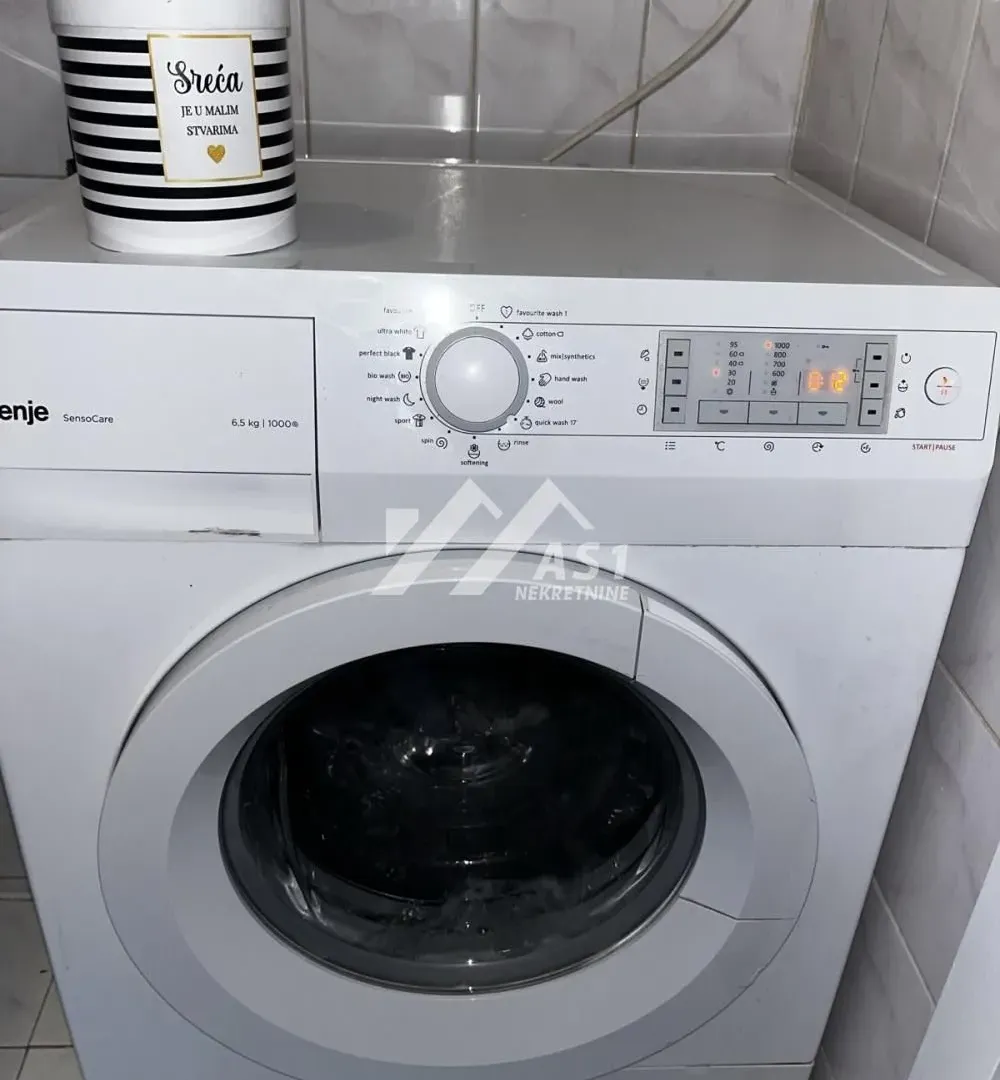 Izdavanje, stan, 24m², Bulevar Oslobodjenja, Novi Sad Sve Podlokacije