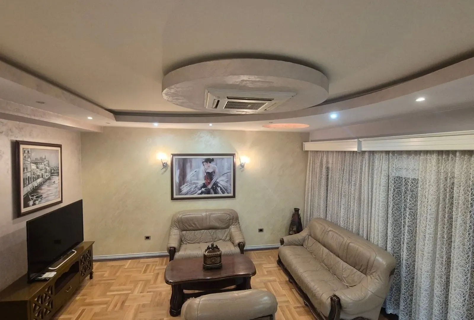 Izdavanje, dvosoban stan, 84m², Krivi Most, Podgorica
