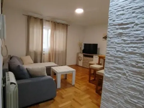 Rent, one bedroom apartment, 42m², Zemun Sve Podlokacije, Beograd - image 6