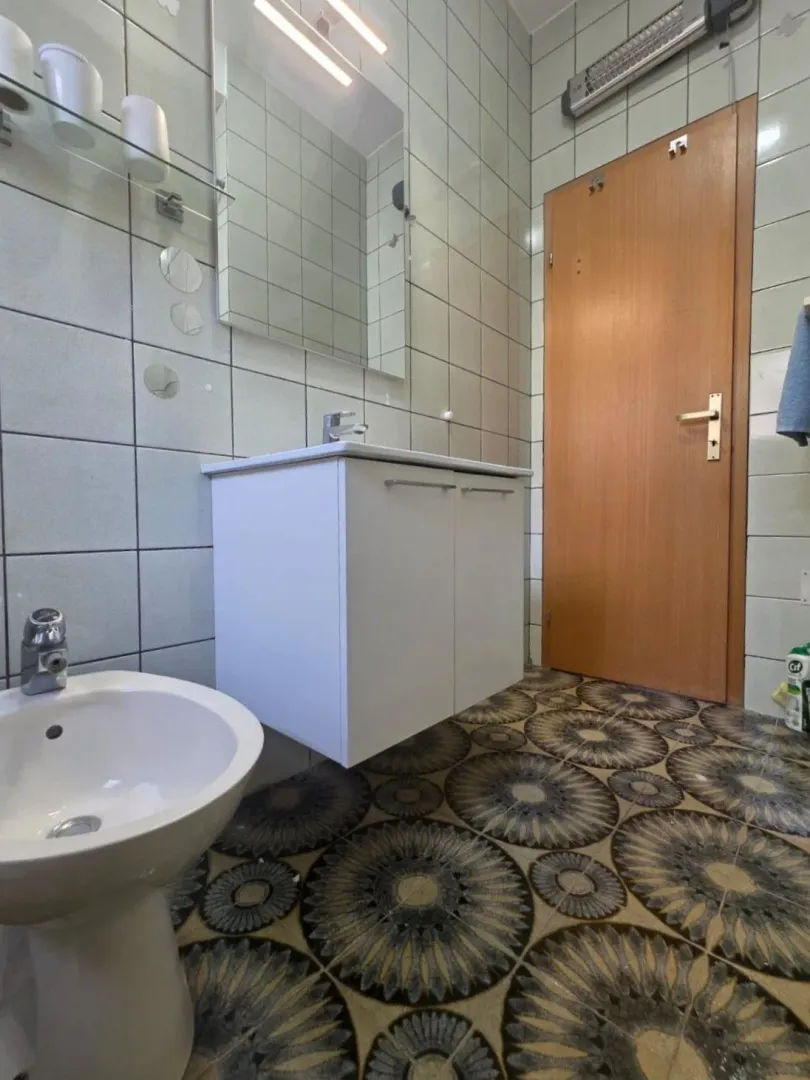 Izdavanje, trosoban stan, 130m², Preko Morače, Podgorica