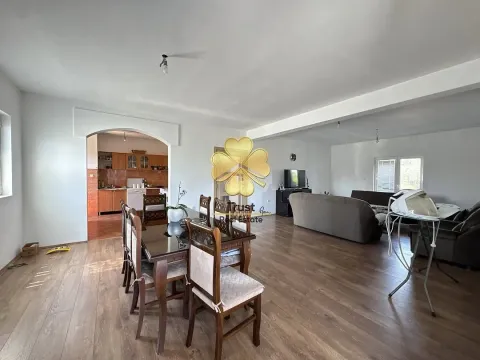 Prodaja, kuća, 310m², Gornja Gorica, Podgorica - image 4