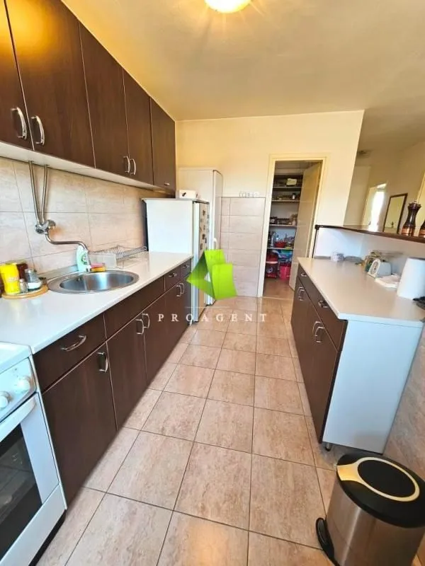 Prodaja, trosoban stan, 75m², Medijana, Niš