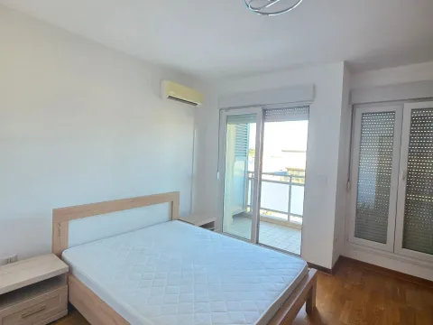 Izdavanje, dvosoban stan, 68m², City Kvart, Podgorica - image 9