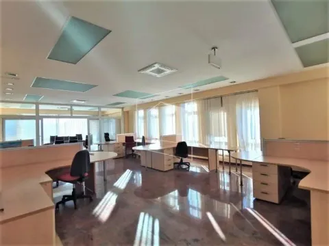 Izdavanje, poslovni prostor, 123m², Centar, Podgorica - image 6