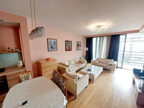 Izdavanje, dvosoban stan, 70m², Budva, Crna Gora