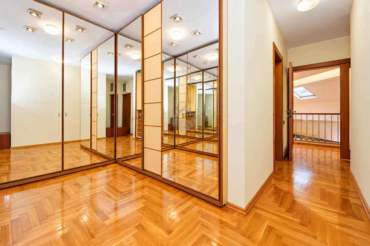 Prodaja, četvorosoban stan, 280m², Preko Morače, Podgorica