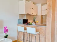 Izdavanje, jednosoban stan, 64m², Centar, Budva - image 8