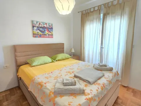 Rent, one bedroom apartment, 47m², Budva, Crna Gora - image 10