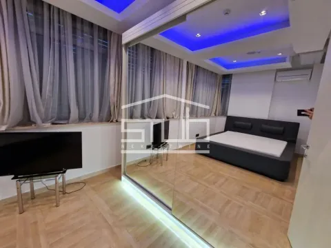 Rent, four bedroom apartment, 148m², Savski Venac, Beograd - image 11