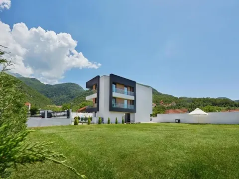 Sale, office space, 382m², Kotor, Crna Gora - image 17