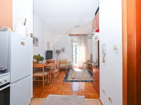 Rent, studio apartment, 24m², Stari Aerodrom, Podgorica - image 4