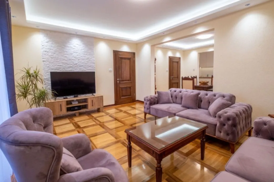 Prodaja, trosoban stan, 128m², Stari Aerodrom, Podgorica