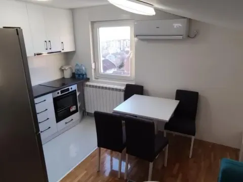 Izdavanje, stan, 23m², Žarkovo, Beograd - image 9