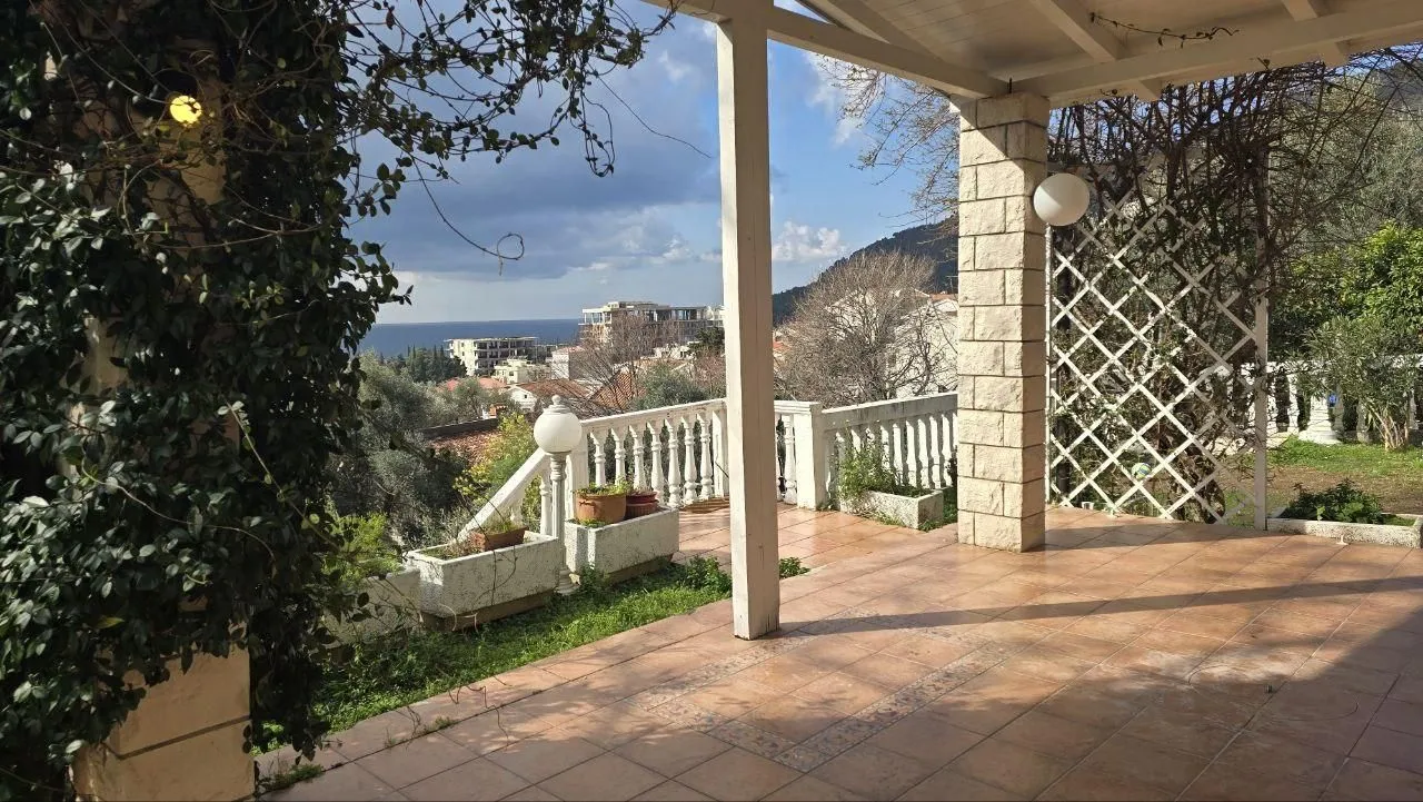 Sale, two bedroom apartment, 86m², Petrovac, Budva