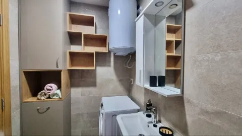 Rent, one bedroom apartment, 45m², Bečići, Budva - image 17