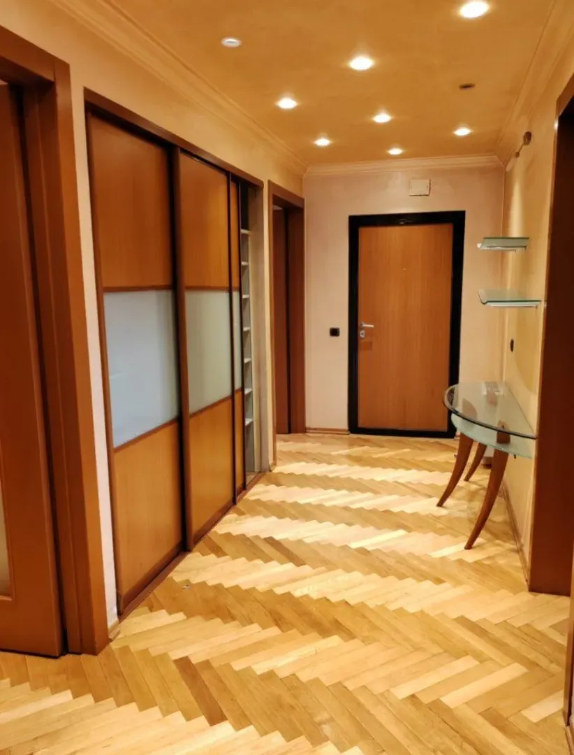 Prodaja, petosoban stan, 355m², Preko Morače, Podgorica